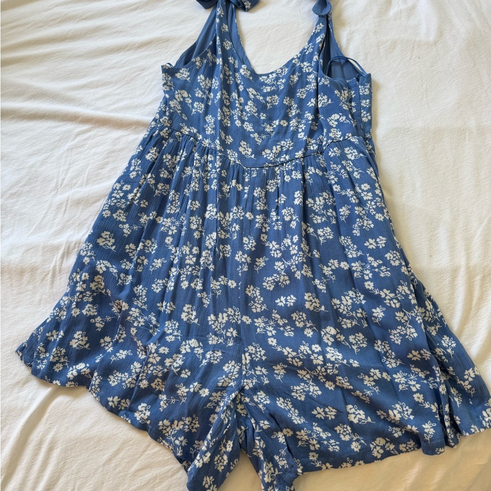 Pink Lily Blue Floral Romper